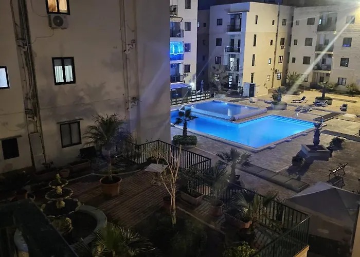 With Pool סיינט פול ביי