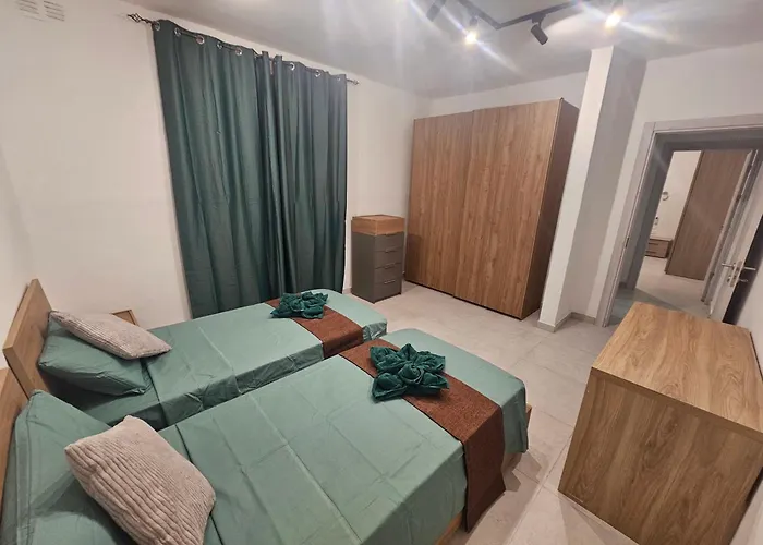 דירה With Pool *